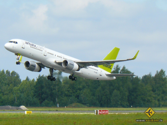 Boeing 757-256